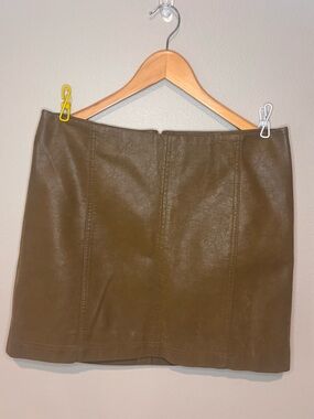 FREE PEOPLE Urban Outfitters Brown/Olive Faux Leather Mini Skirt Sz 12 Like New